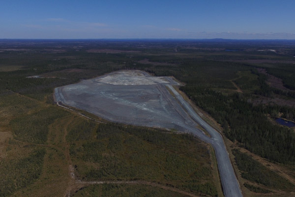 Vue aérienne d'un parc de résidus minier